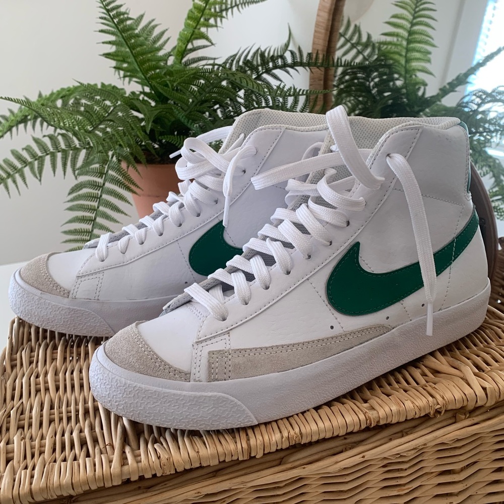 BLAZER MID '77 GS 'WHITE PINE GREEN' Kids size: 6 Womens size: 8